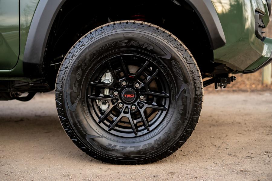 Колеса Toyota Tacoma TRD Pro Double Cab 2019 года  (фото 34 из 60)